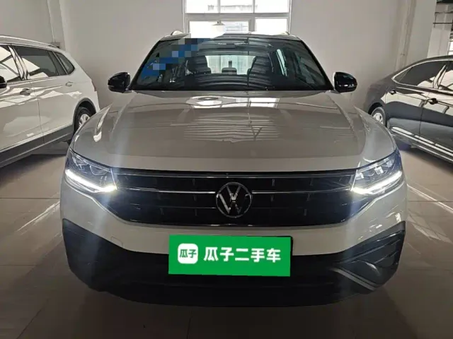 Volkswagen Tiguan L — Фото автомобиля 2