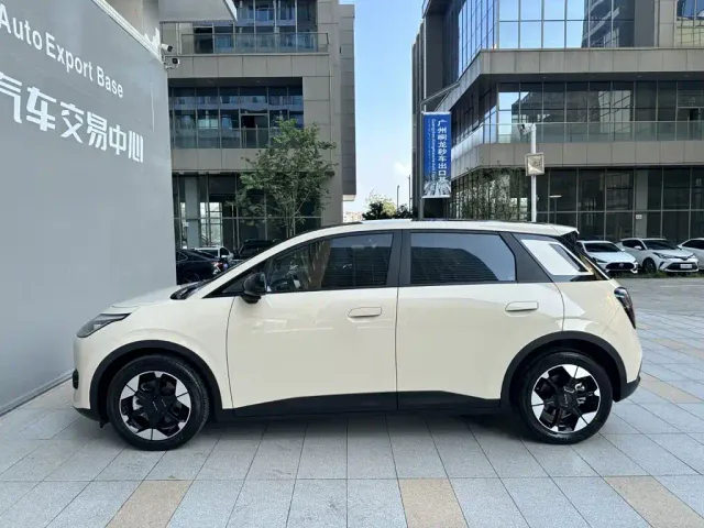 GAC Aion UT — Фото автомобиля 3