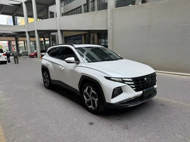 Hyundai Tucson — Фото автомобиля 3