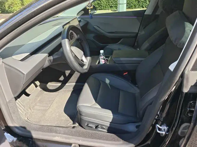 Tesla Model 3 — Фото автомобиля 9
