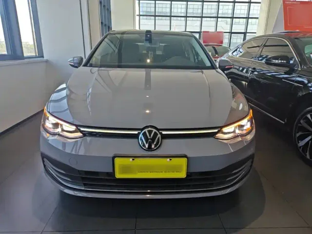 Volkswagen Golf — Фото автомобиля 2