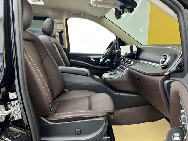 Mercedes-Benz Mercedes-Benz V-Class 2024 V 300 L Long Wheelbase Premium — Фото автомобиля 19