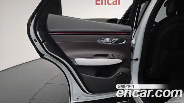 Genesis GV70 — Фото автомобиля 14