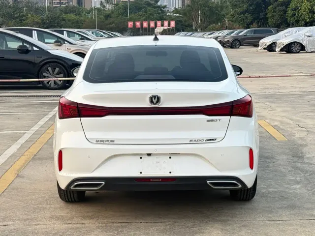 Changan Eado — Фото автомобиля 6