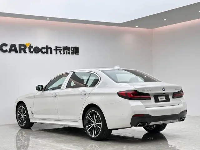 BMW 5 Series — Фото автомобиля 3