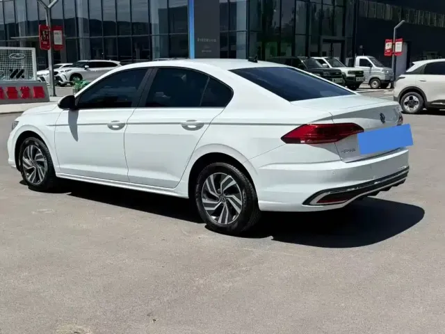 Volkswagen Bora — Фото автомобиля 4