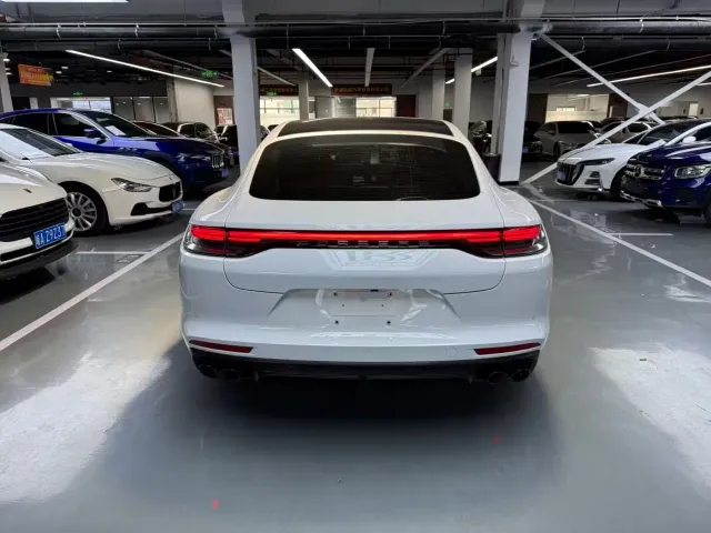 Porsche Panamera — Фото автомобиля 19