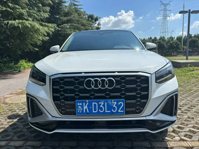 Audi Q2L — Фото автомобиля 2