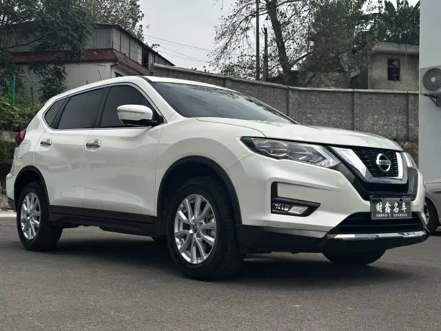 Nissan X-Trail — Фото автомобиля 3