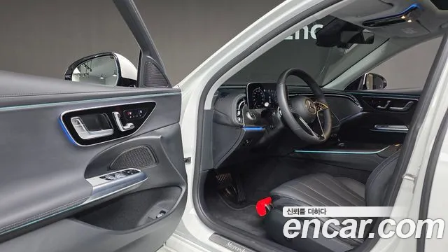 Mercedes-Benz E-Class — Фото автомобиля 24