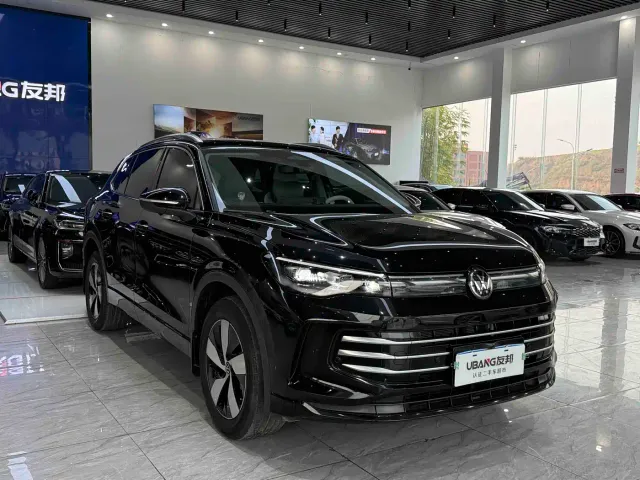 Volkswagen Tiguan L — Фото автомобиля 3