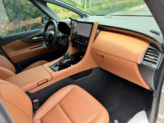 Toyota Vellfire — Фото автомобиля 18