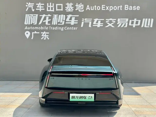 Xpeng P7 — Фото автомобиля 4