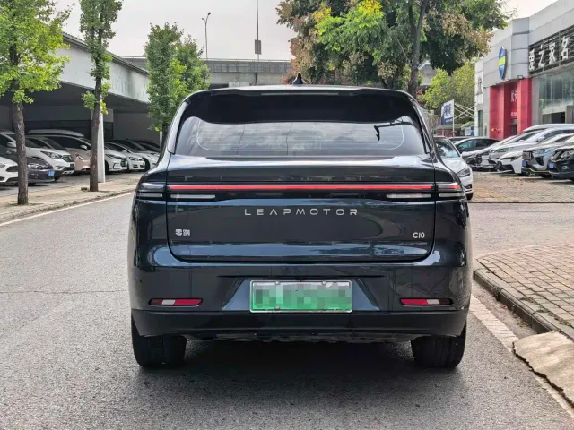 Leapmotor C10 — Фото автомобиля 9