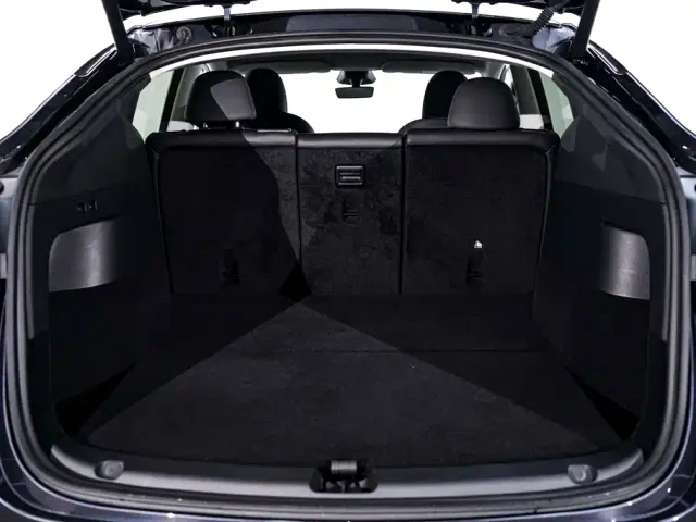Tesla Model Y — Фото автомобиля 29