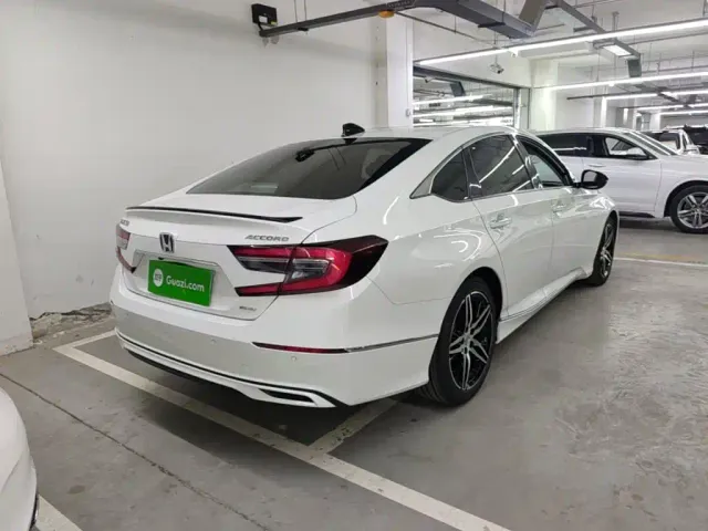 Honda Accord — Фото автомобиля 6
