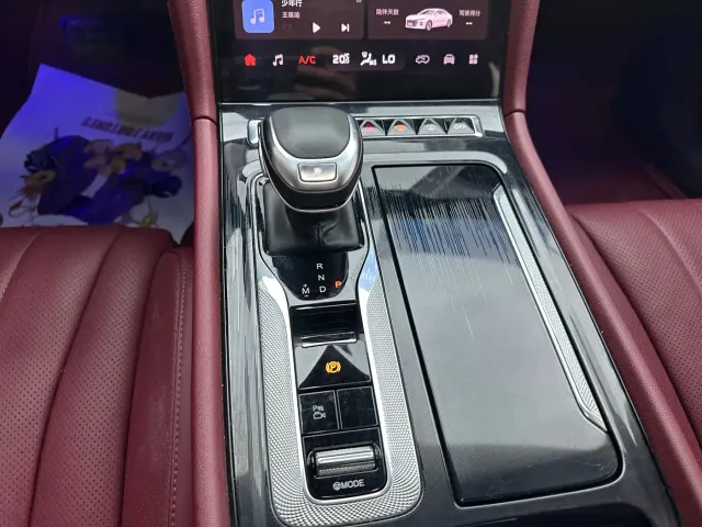 Hongqi H5 — Фото автомобиля 10