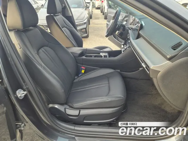 Hyundai Sonata — Фото автомобиля 10