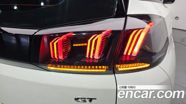 Peugeot 5008 Generation 2 — Фото автомобиля 23