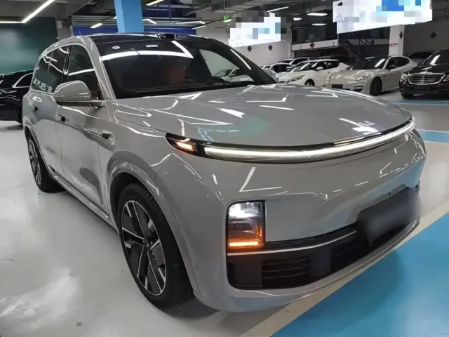 Li Auto L9 — Фото автомобиля 3