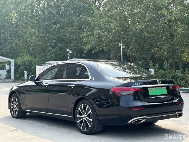 Mercedes-Benz E-Class — Фото автомобиля 15