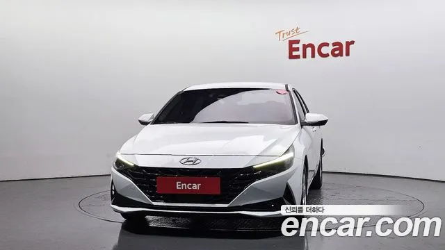 Hyundai AVANTE Avante (CN7) — Фото автомобиля 3