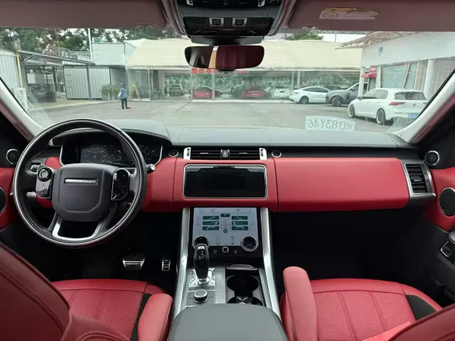 Land Rover Range Rover Sport 2022 3.0 L6 Gloss Black Edition — Фото автомобиля 6