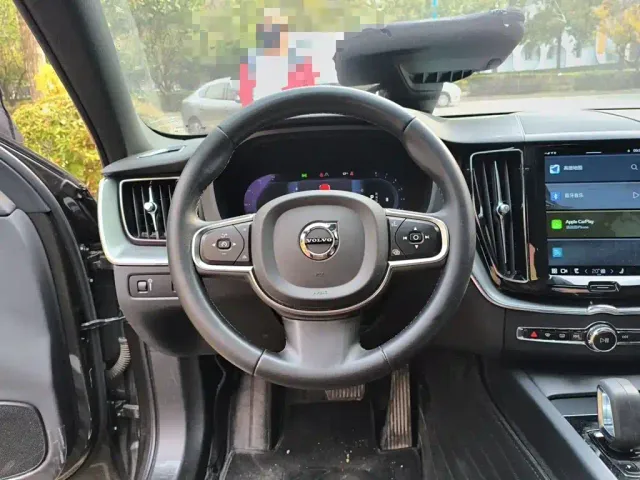 Volvo XC60 — Фото автомобиля 11
