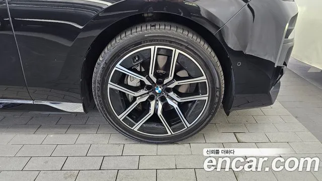 BMW 7-Series 7 серия (G70) 740i xDrive M Sport — Фото автомобиля 21