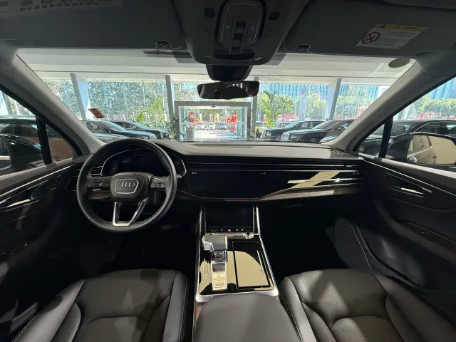 Audi Q7 — Фото автомобиля 16