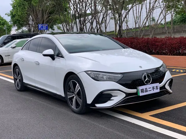 Mercedes-Benz EQE — Фото автомобиля 3