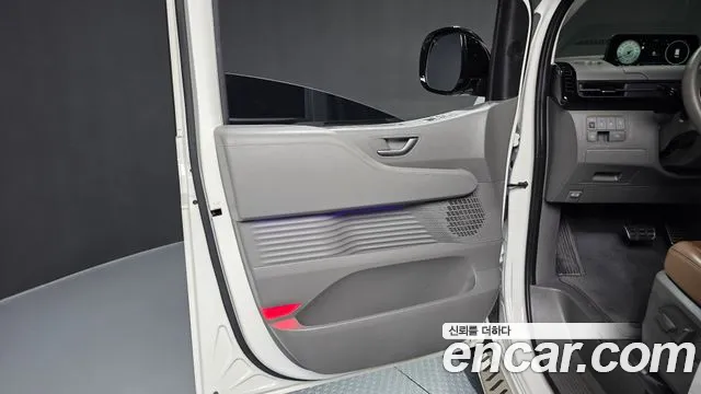 Hyundai Staria Staria 4WD Lounge 9 мест — Фото автомобиля 23
