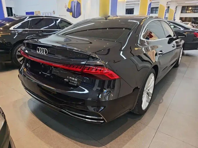 Audi A7L — Фото автомобиля 6