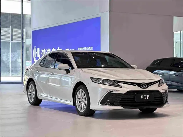 Toyota Camry — Фото автомобиля 3