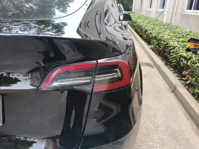 Tesla Model Y — Фото автомобиля 7