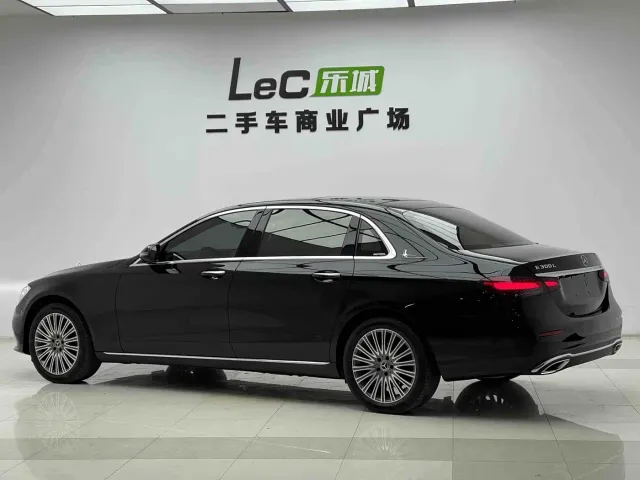 Mercedes-Benz E-Class — Фото автомобиля 13