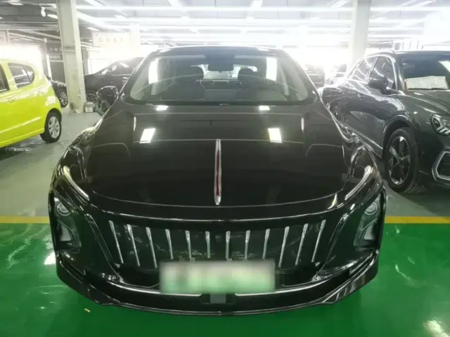 Hongqi E-QM5 — Фото автомобиля 2