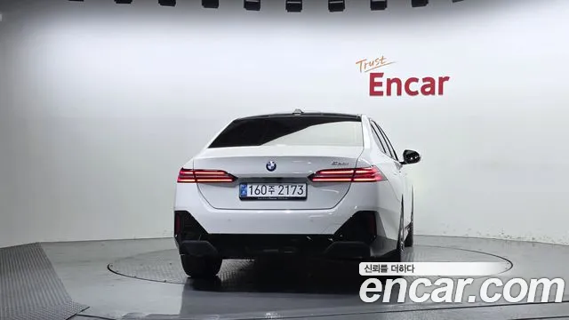 BMW 5 Series G60 — Фото автомобиля 4