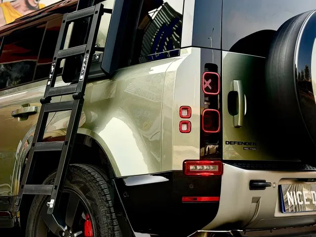 Land Rover Defender — Фото автомобиля 14