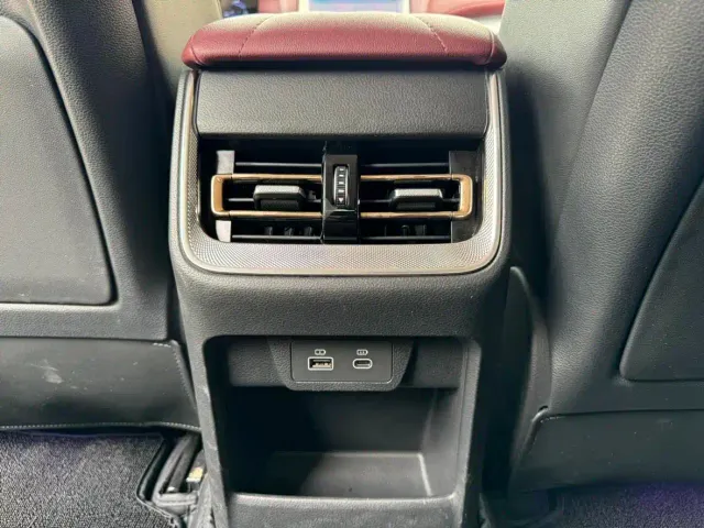 Hongqi H5 — Фото автомобиля 15