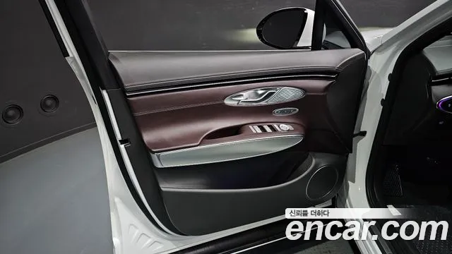 Genesis GV70 — Фото автомобиля 13