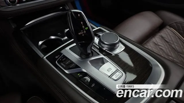 BMW 7 Series — Фото автомобиля 9