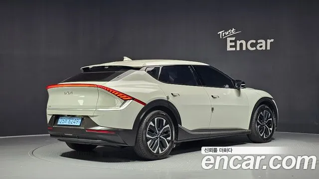 Kia EV6 — Фото автомобиля 2