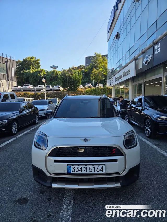 Фотография автомобиля — MINI Countryman 3rd Gen