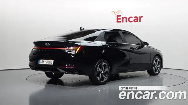 Hyundai Avante CN7 — Фото автомобиля 2
