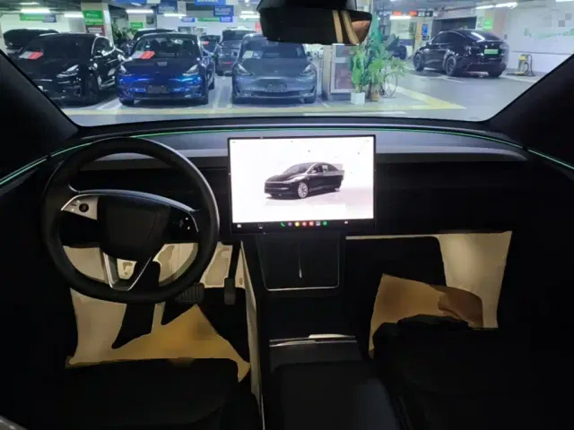Tesla Model Y L — Фото автомобиля 9
