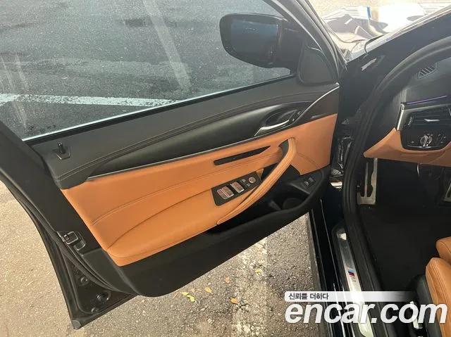 BMW 5-Series — Фото автомобиля 11