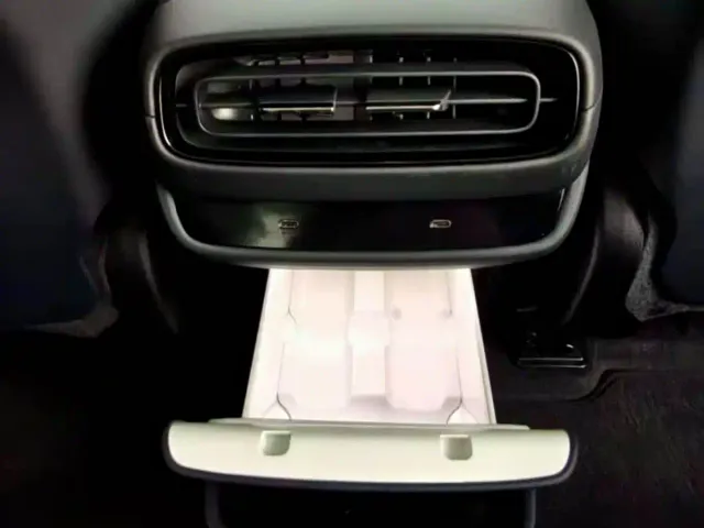 Xiaomi SU7 — Фото автомобиля 14