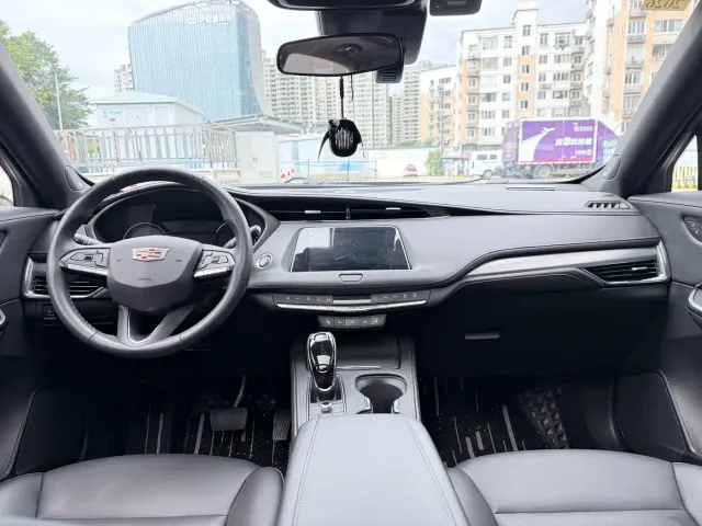 Cadillac XT4 — Фото автомобиля 8
