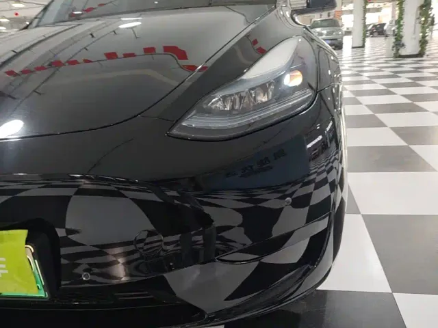 Tesla Model Y — Фото автомобиля 23